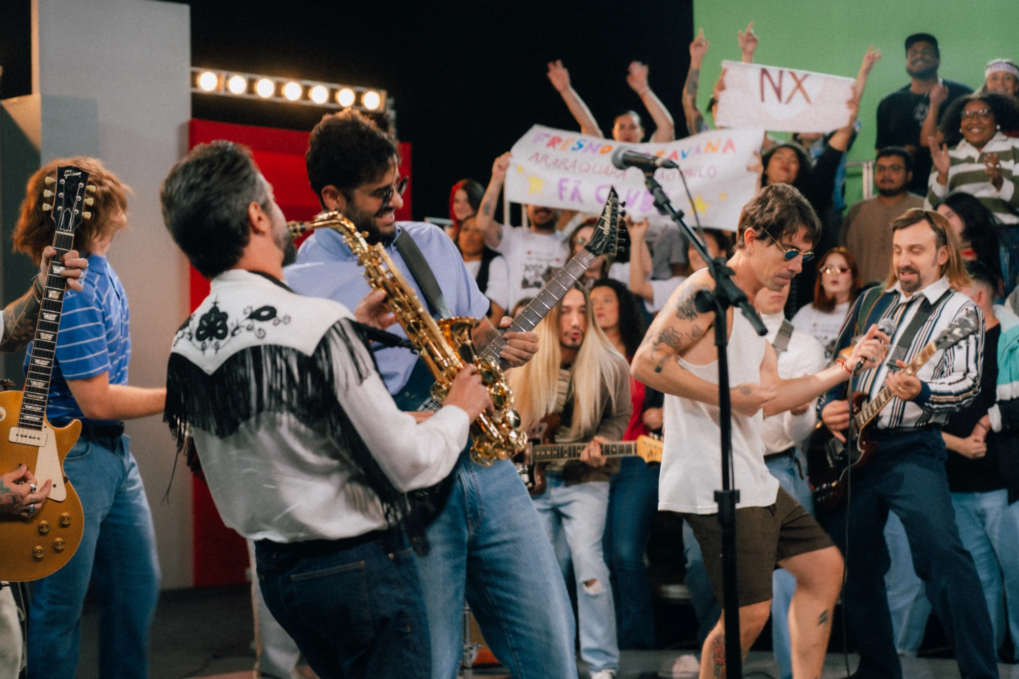 Fresno - Se Eu For Eu Vou Com Você (Clipe - mof) - 110