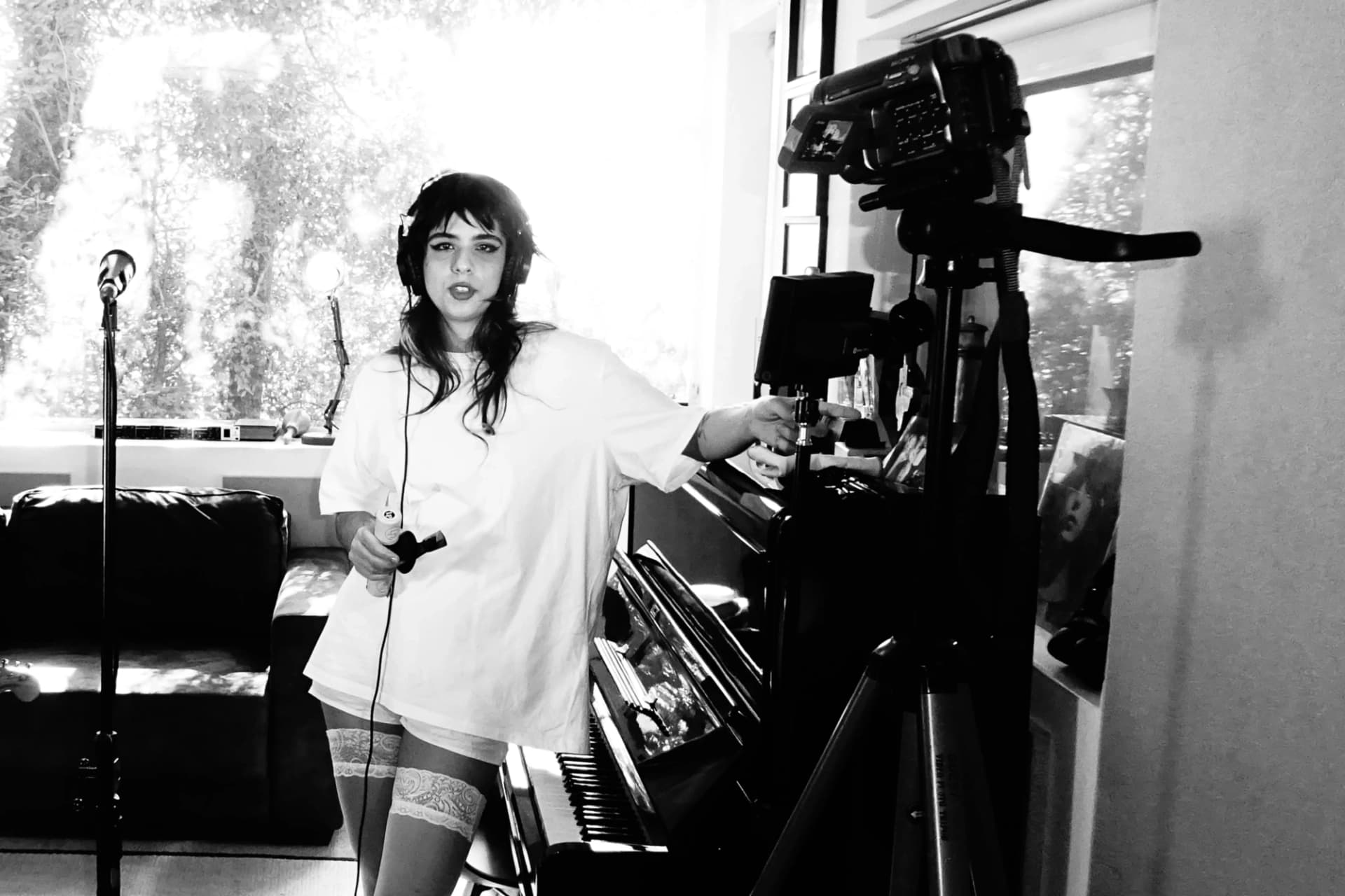 manu julian (feature)