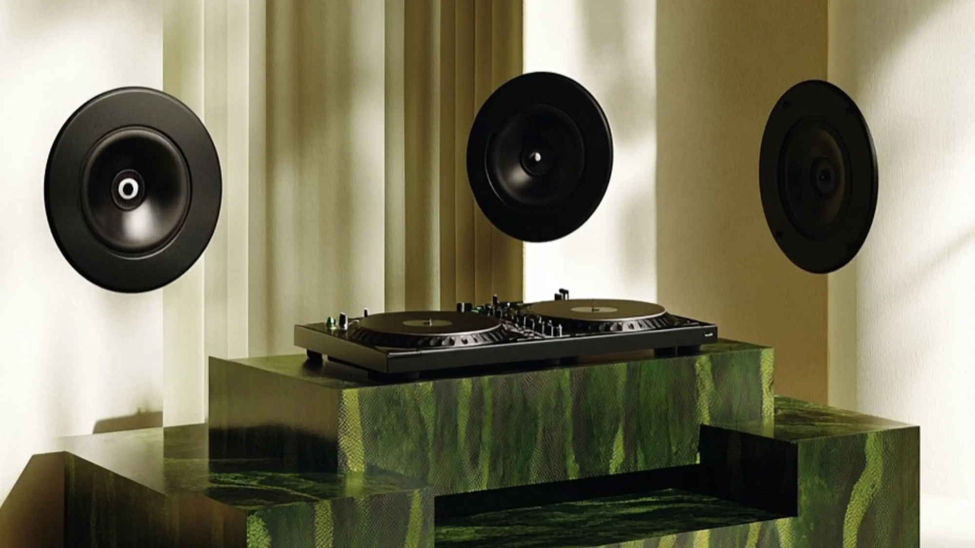 dj ia (banner)