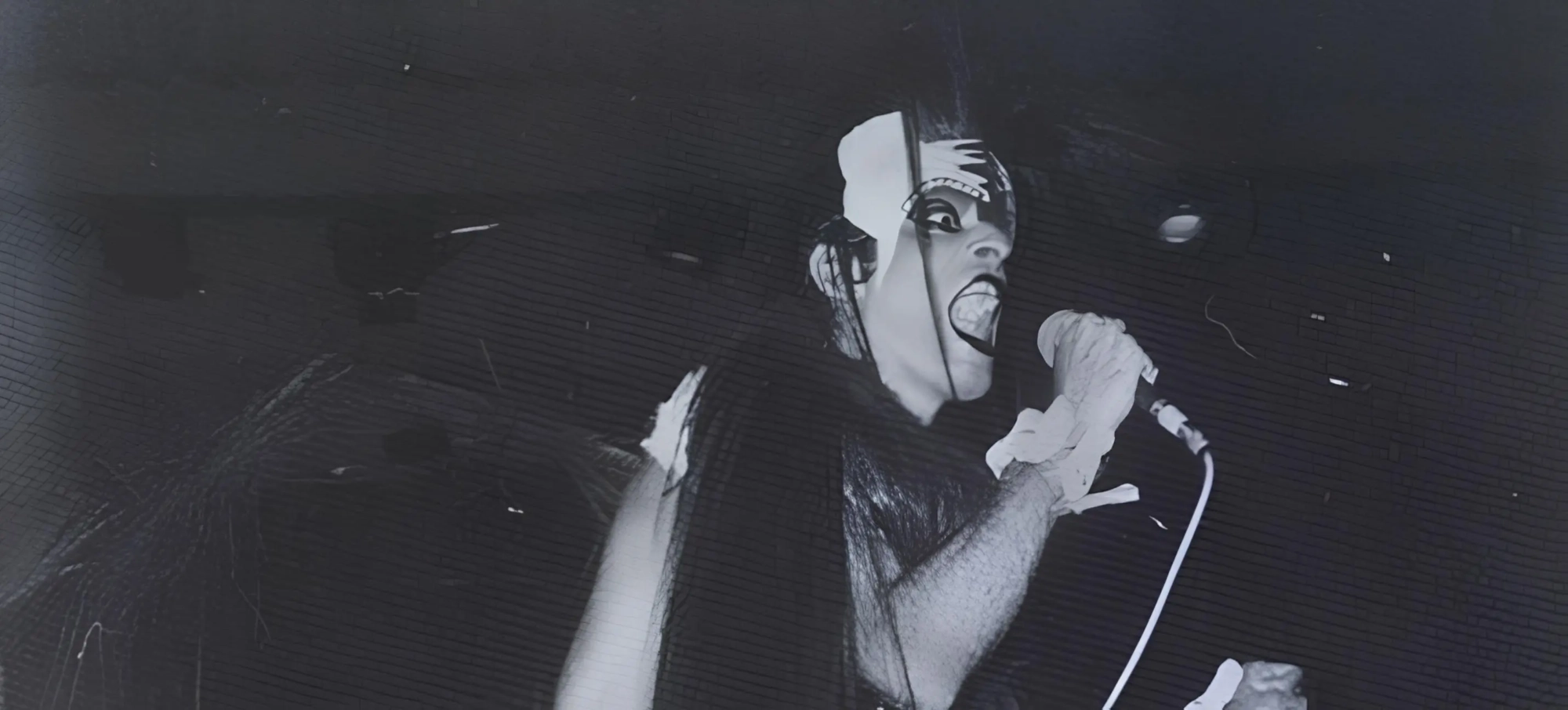 foto_ney02-715x1024 (1) (1)