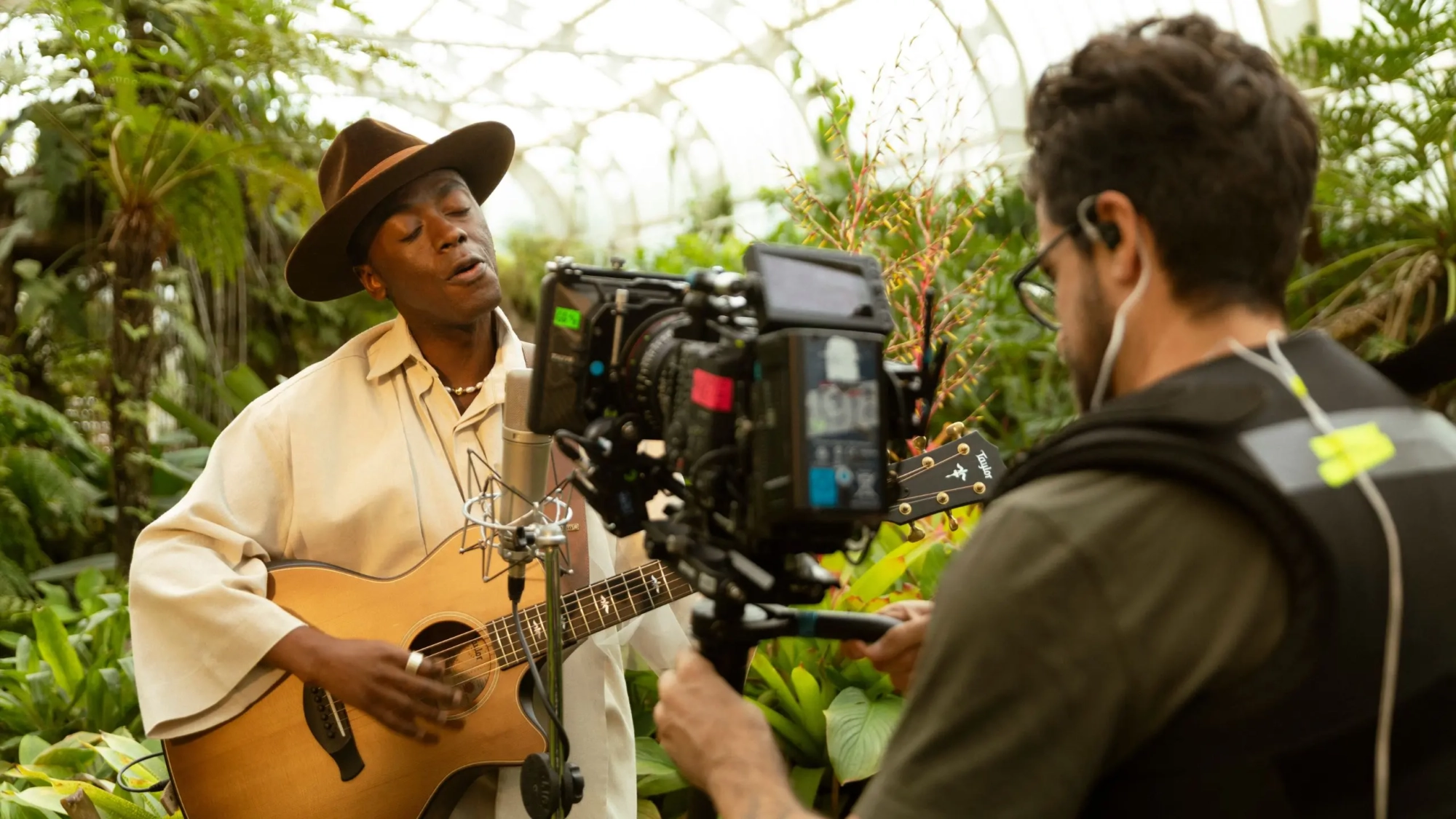 one take show (banner)