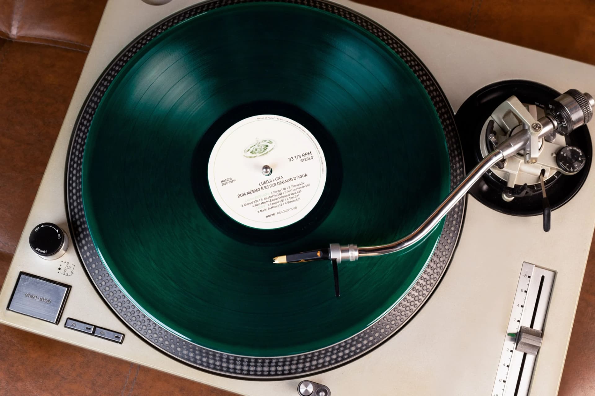 vinil (feature) (1)