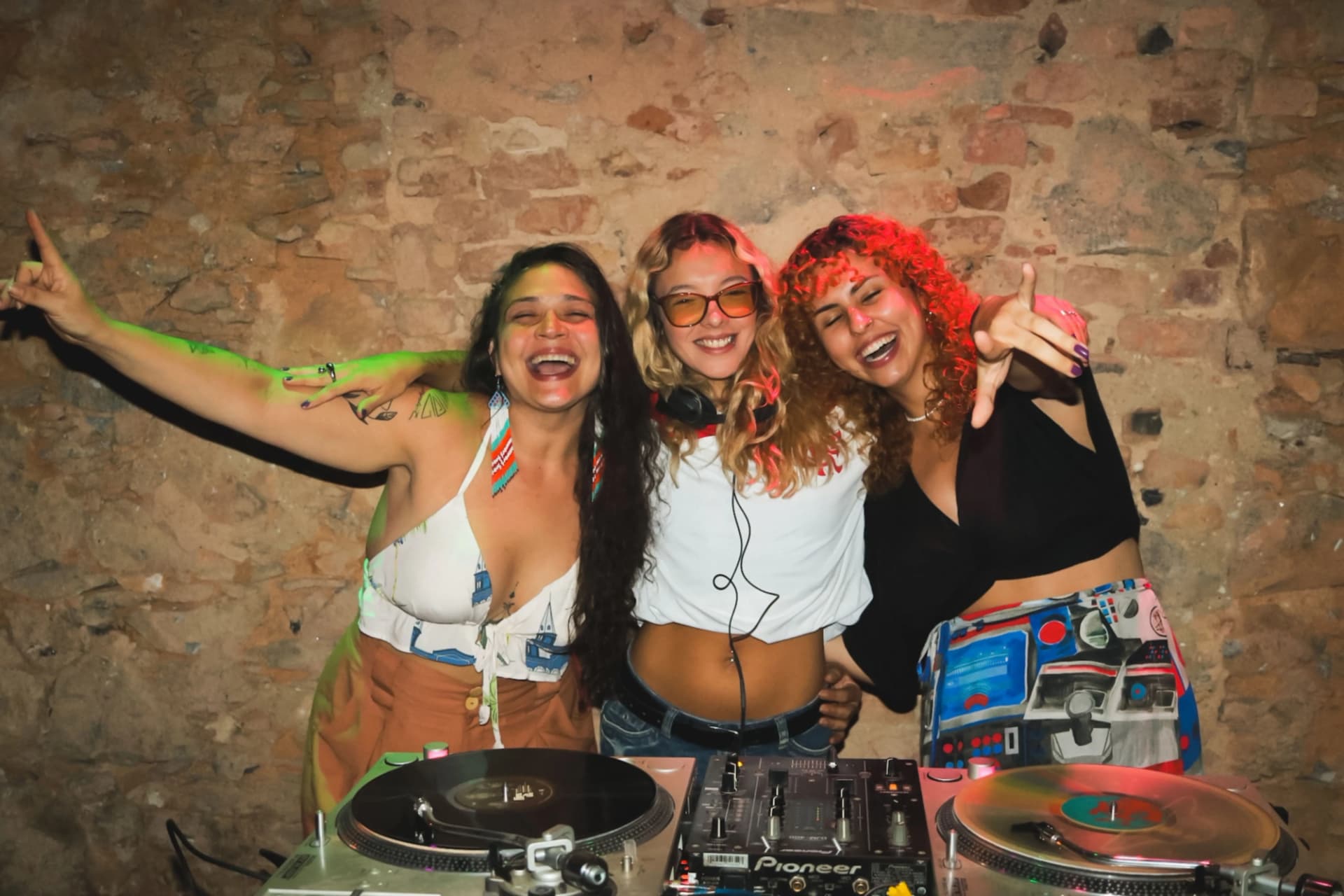 vitrola aberta (feature)