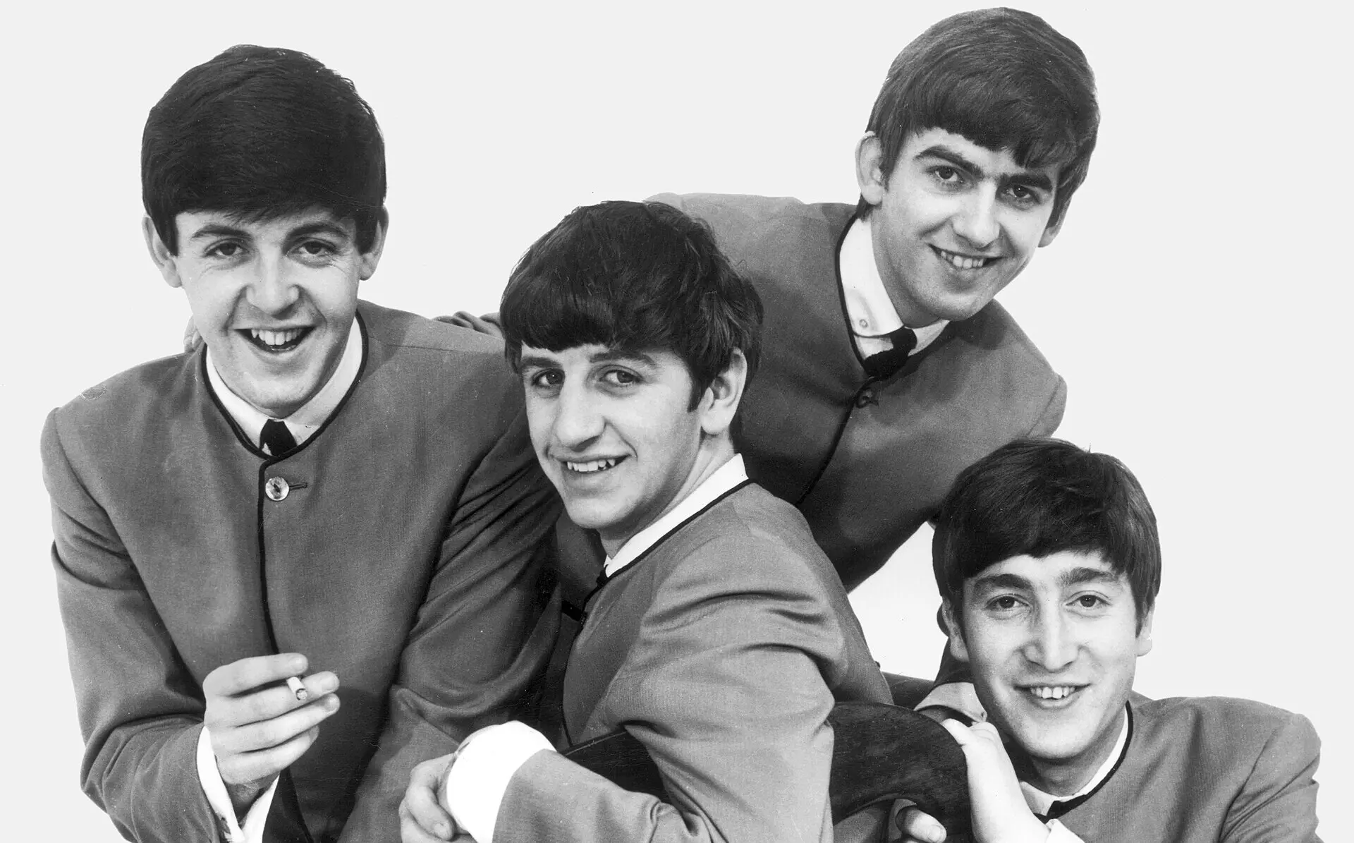 The_Beatles_1963_Dezo_Hoffman_Capitol_Records_press_photo_2 (1)