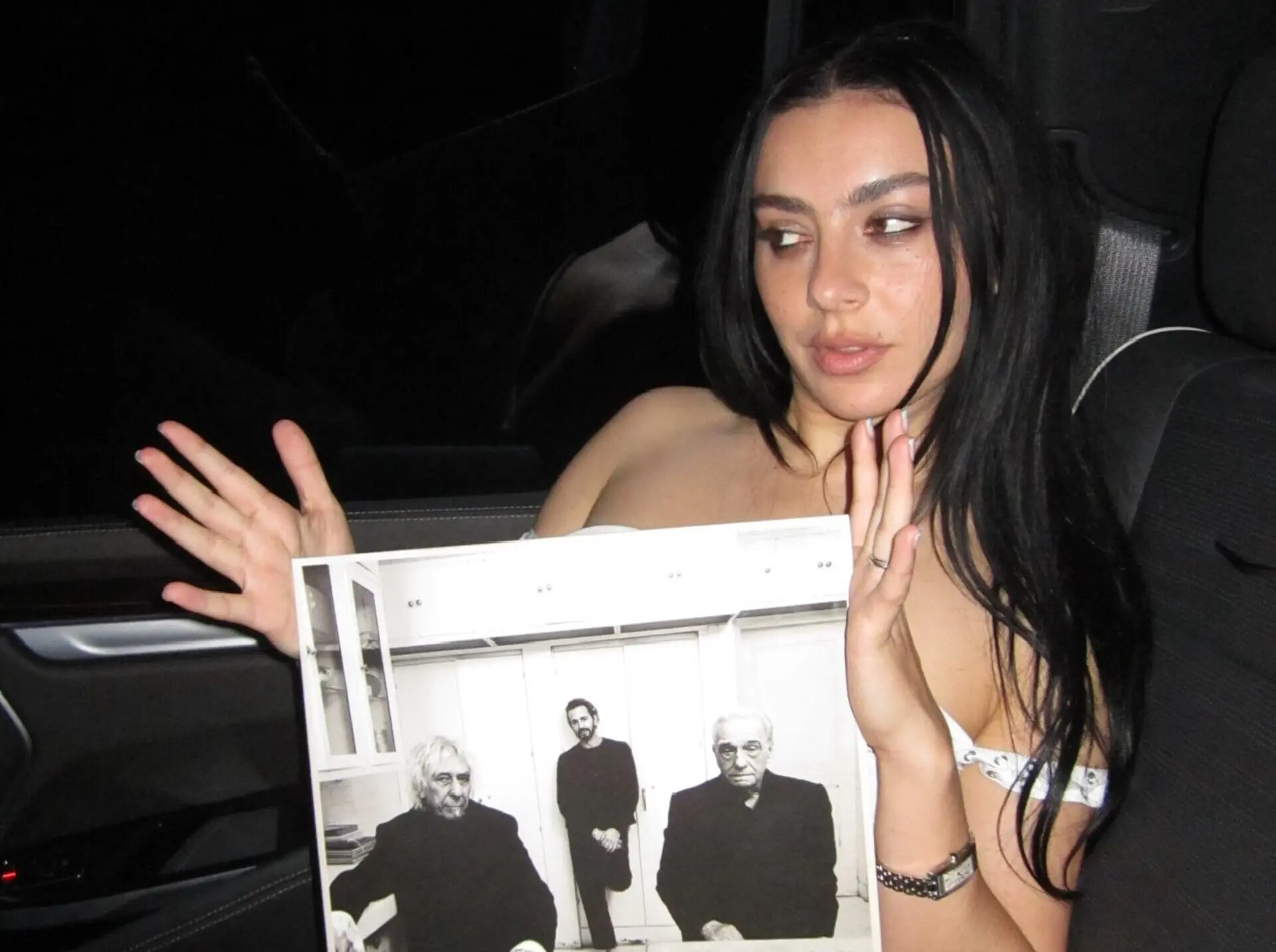 charli vinil