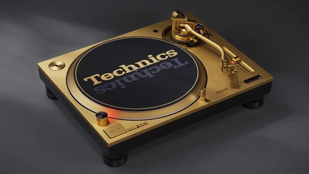 Technics SL-1200M7_55th Anniversary limited edition_gold.jpg